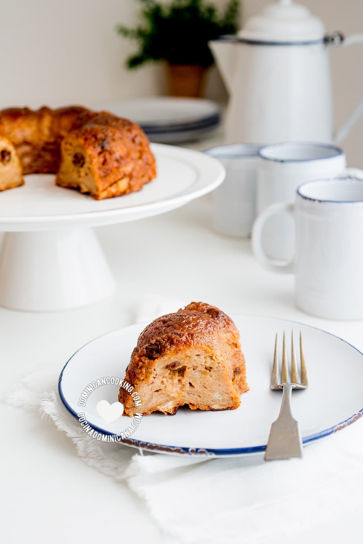 Pudín de pan (bread pudding).