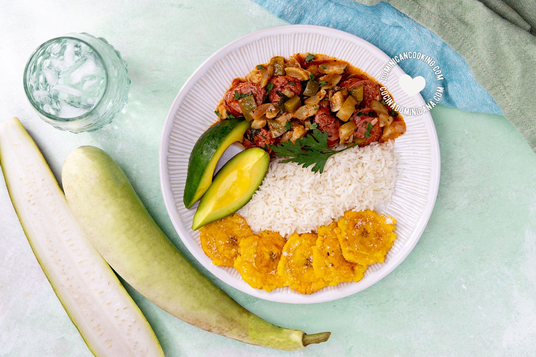 Bangaña, guira or calabacita guisada (bottle gourd).
