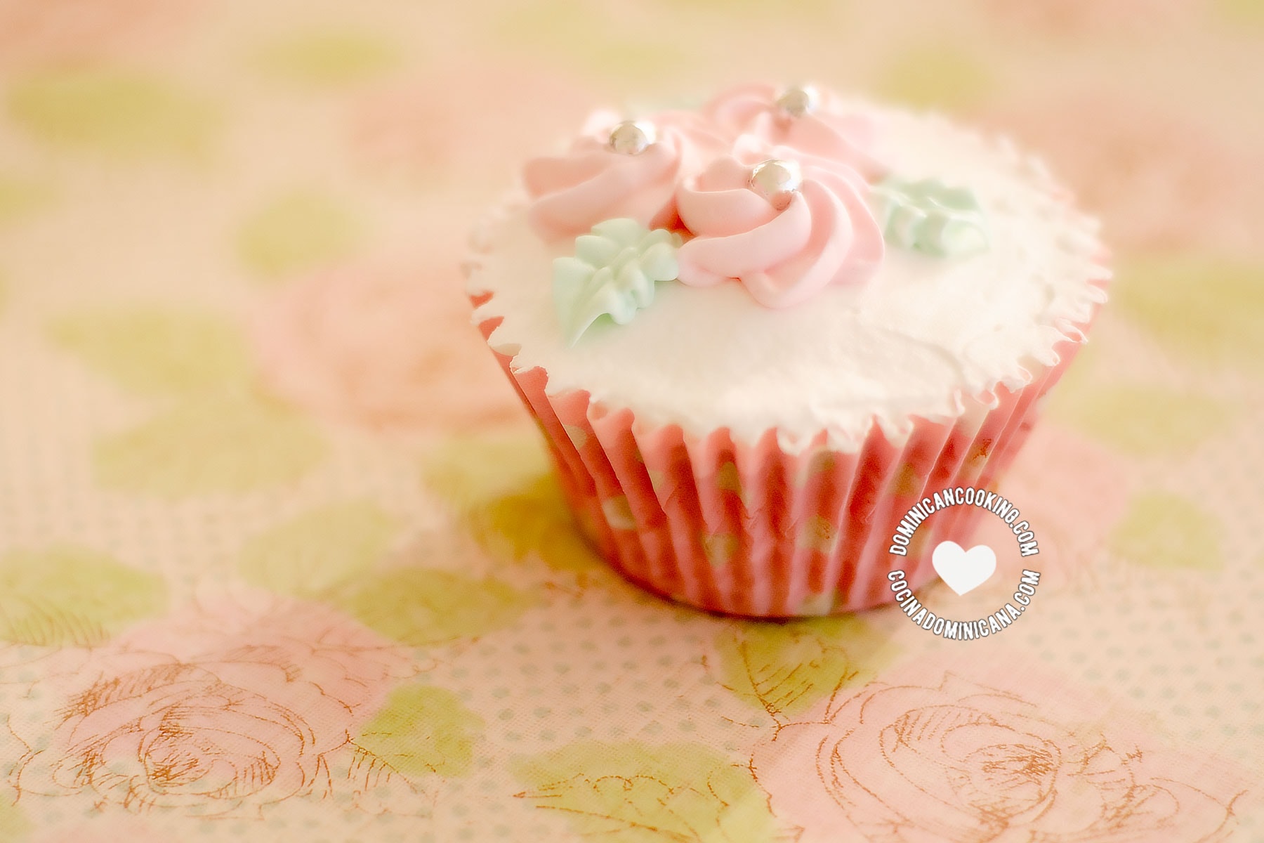 Decorated cupcakes.