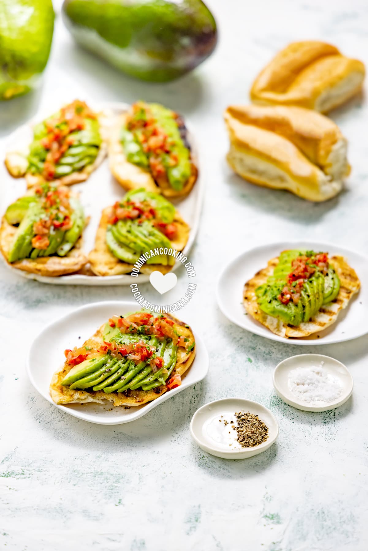Pan con aguacate, avocado and pan de agua.