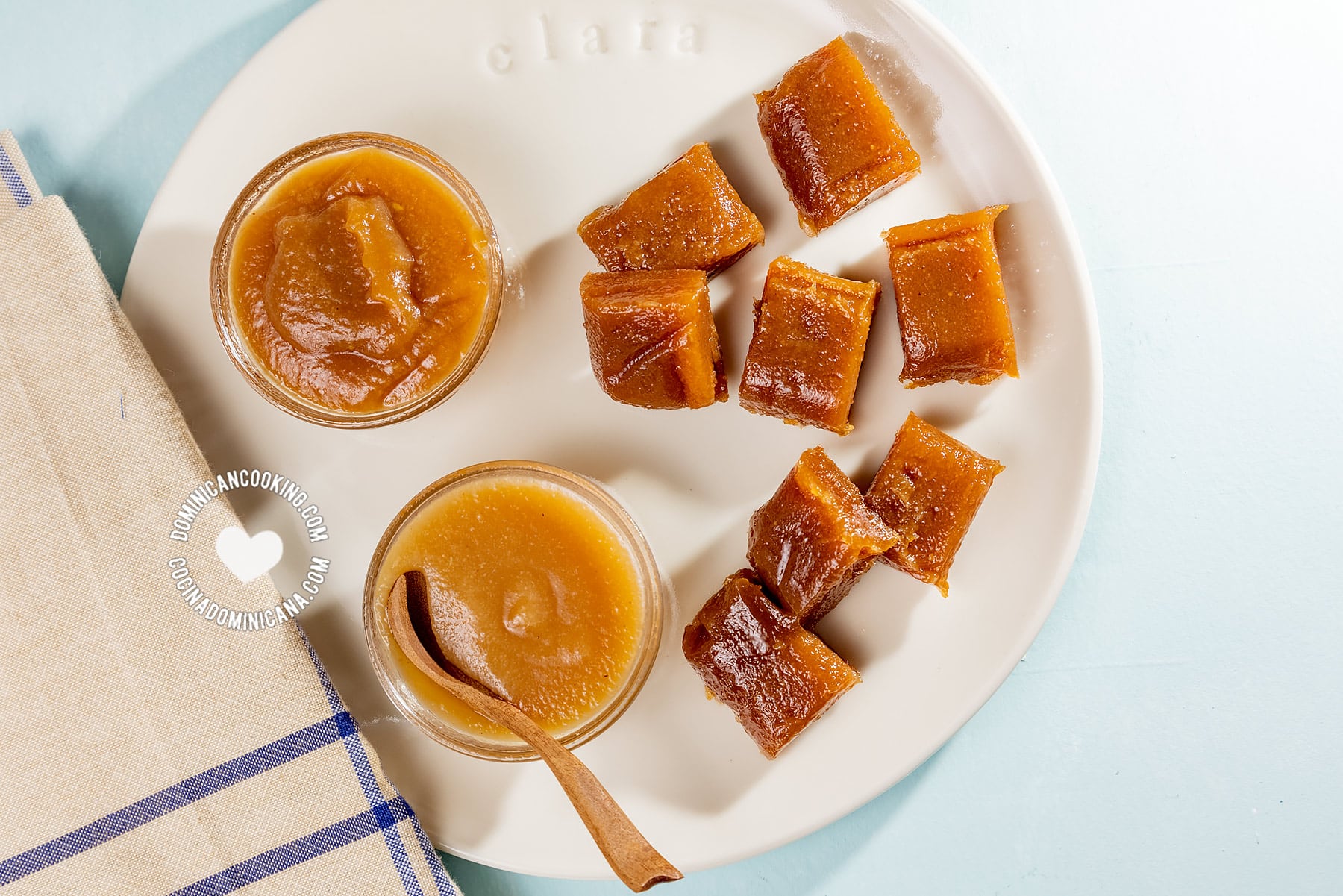 Dulce de guayaba guava paste.