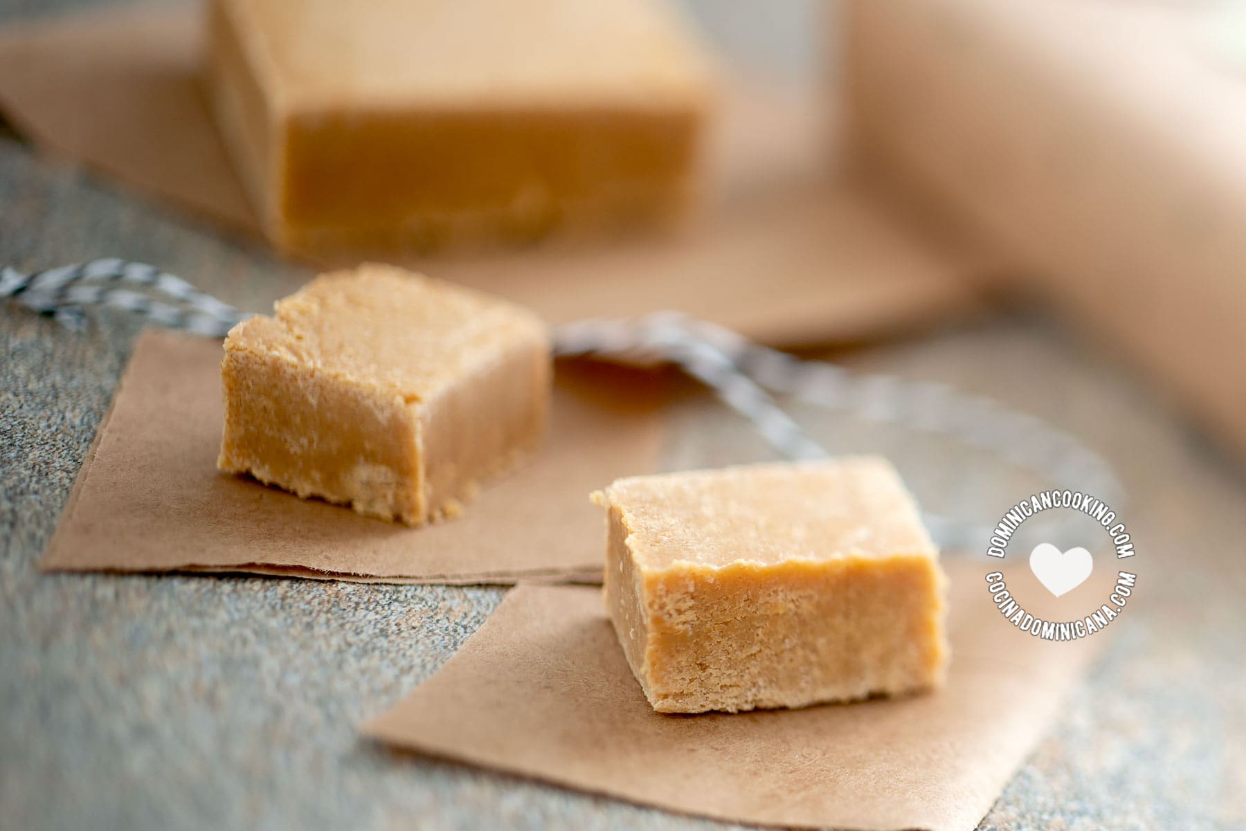 Dulce de leche en tabla (dulce de leche candy).