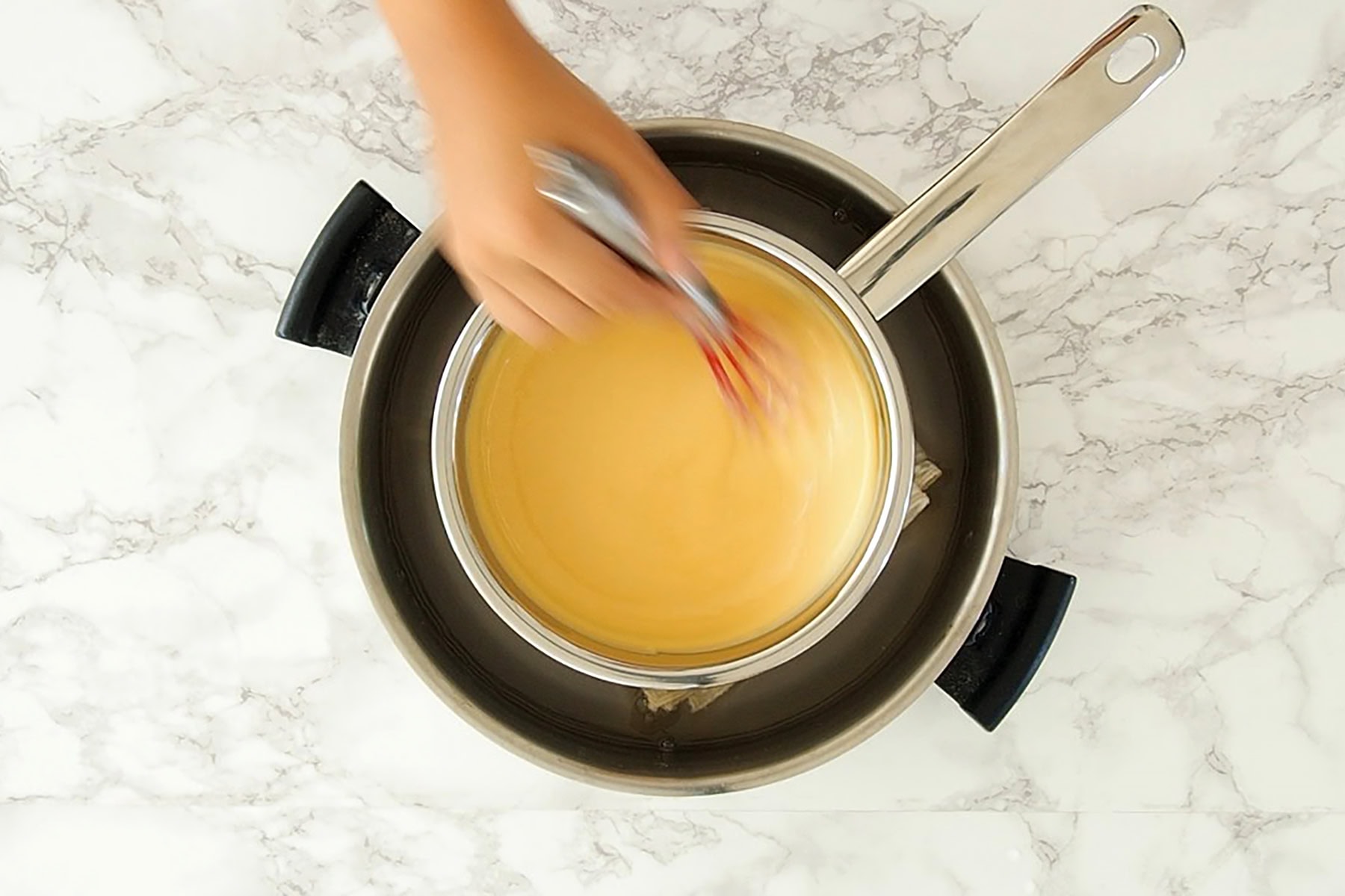 Cooling the sauce.