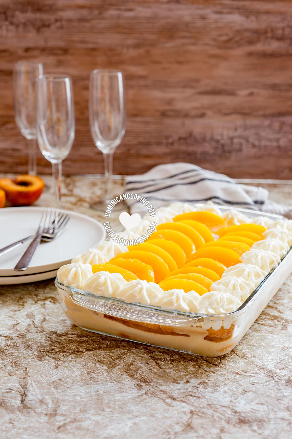 Dulce frio or Dulce de nevera (Dominican trifle).