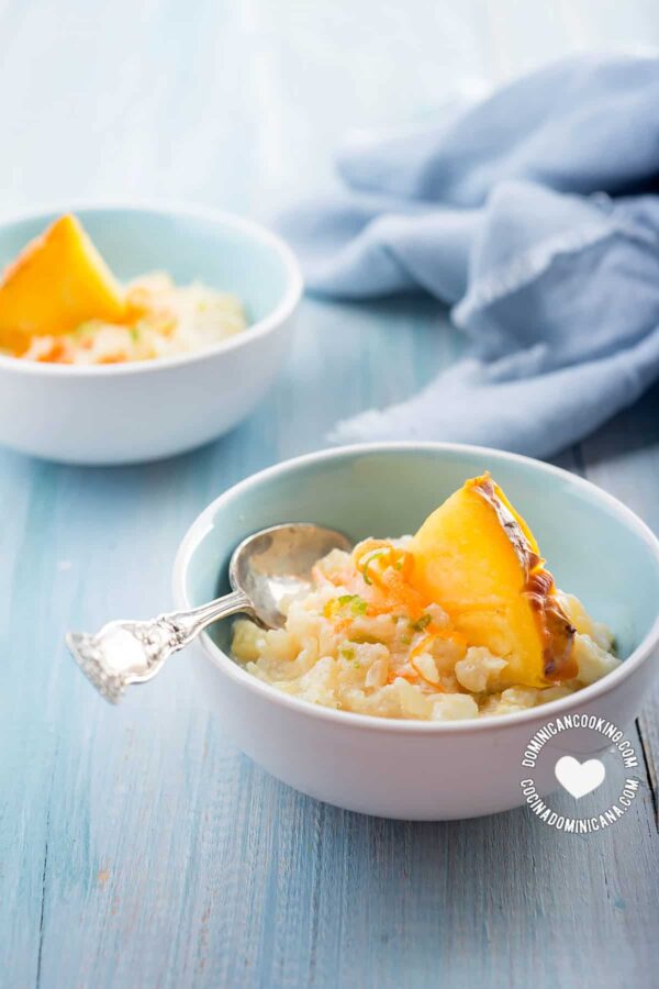 Dulce de Leche y Piña (Milk and Pineapple Fudge) in a bowl