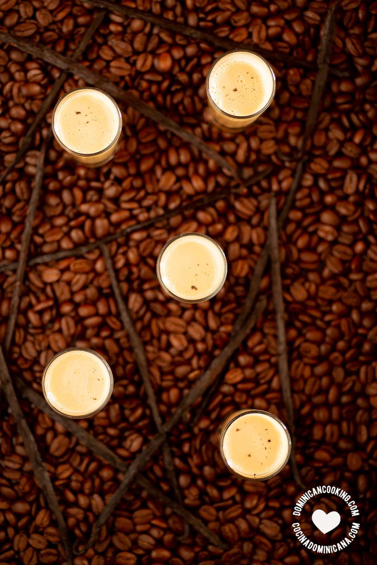 Vanilla and coffee ponche.
