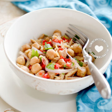 Ensalada de bacalao dominicana.