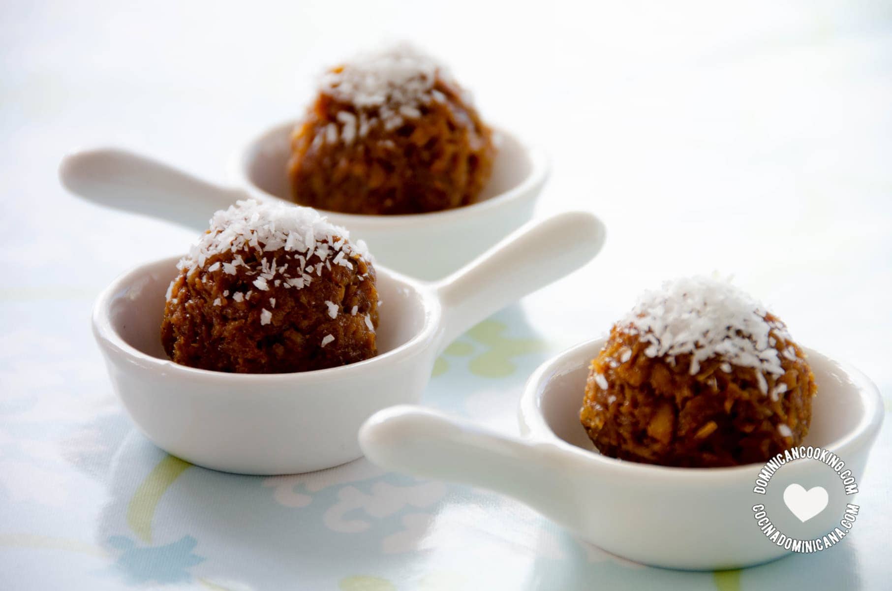 Jalao de coco balls.