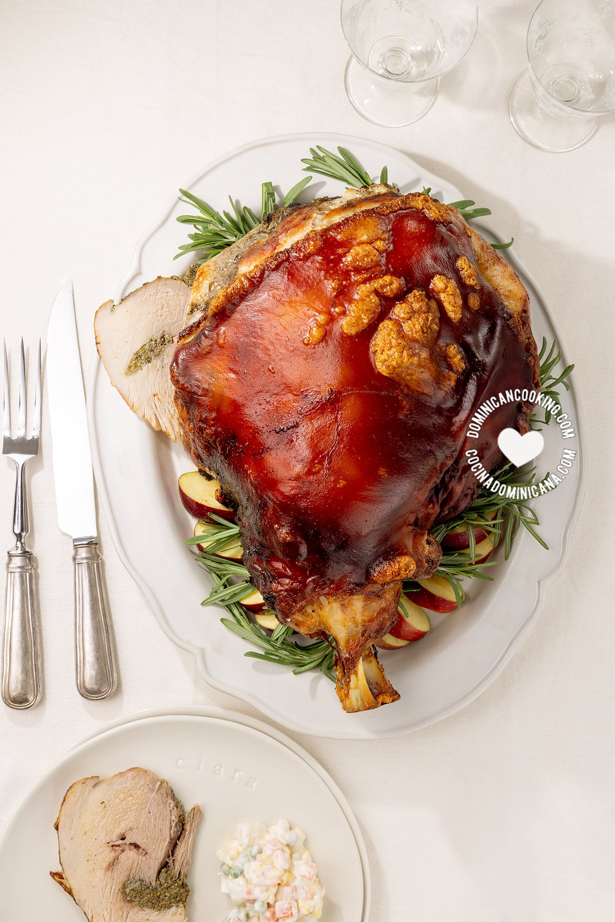 Lech&oacute;n asado navide&ntilde;o dominicano.
