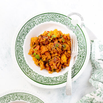Locrio de trigo (Dominican bulgur rice).