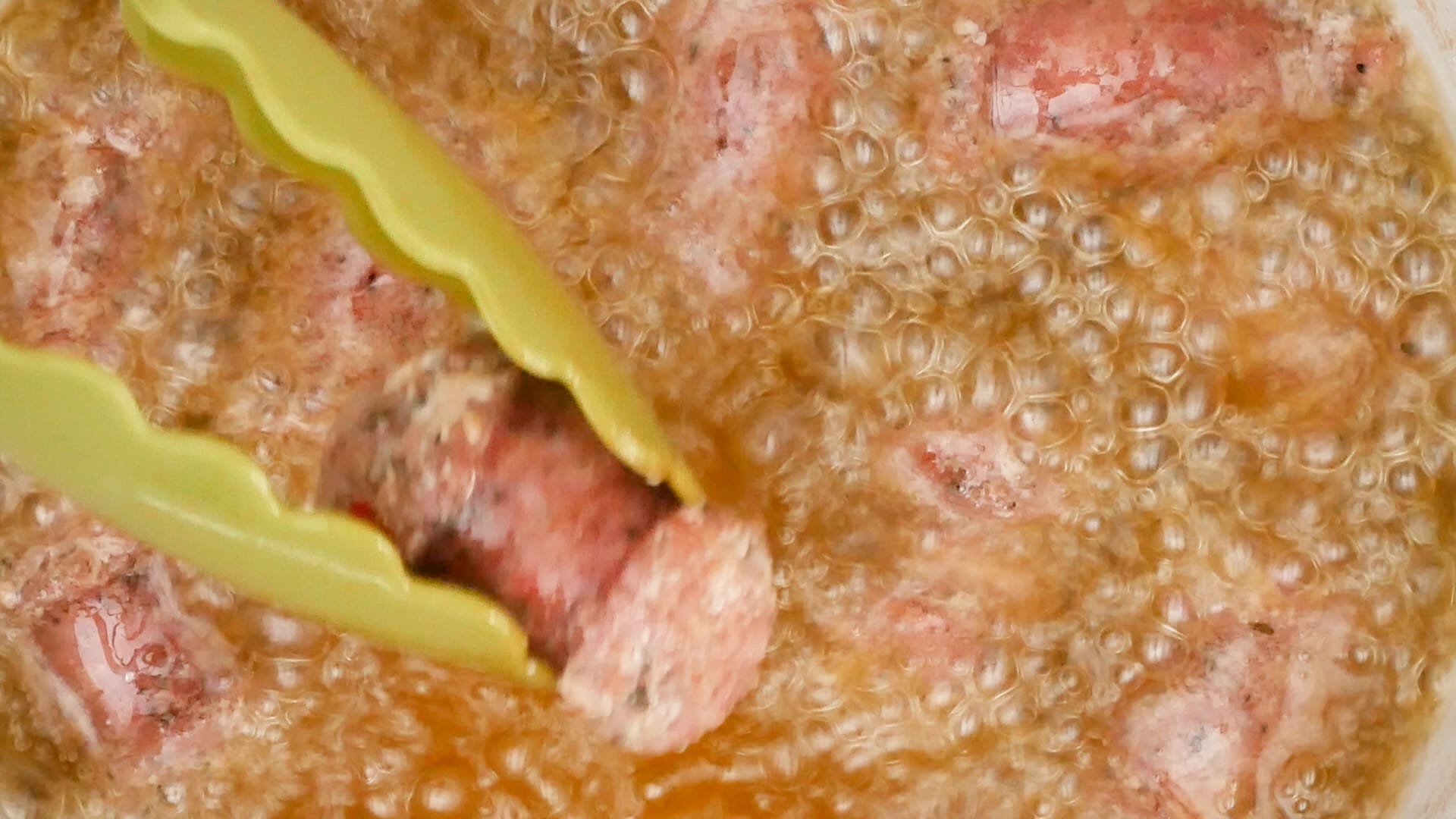 Frying longaniza.