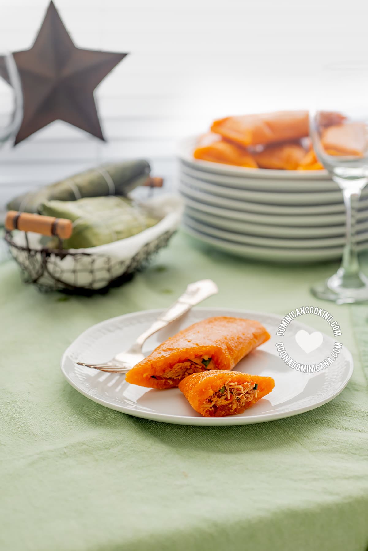 Pasteles de yuca en hoja (cassava pockets).