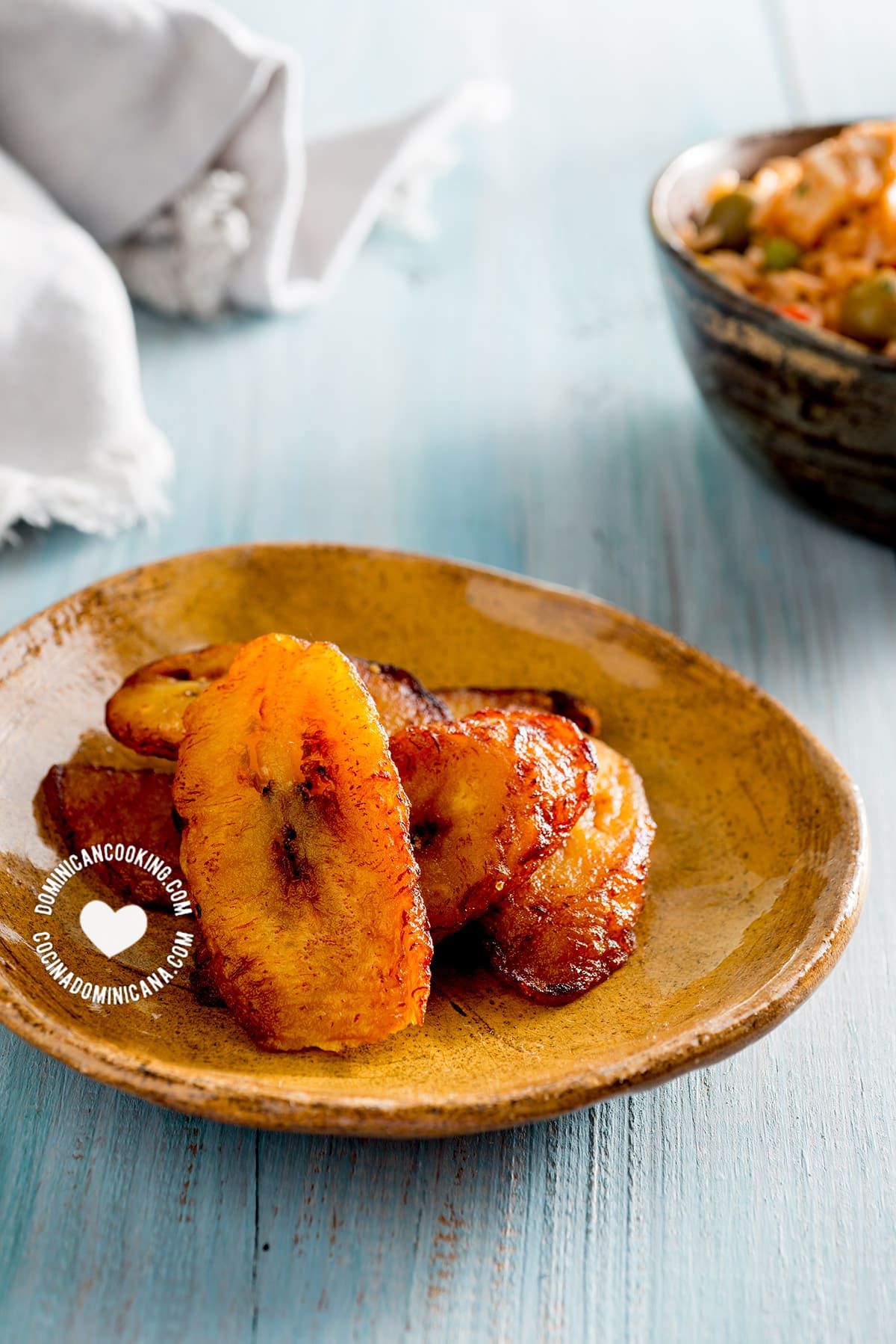 Maduros (fried sweet plantains).