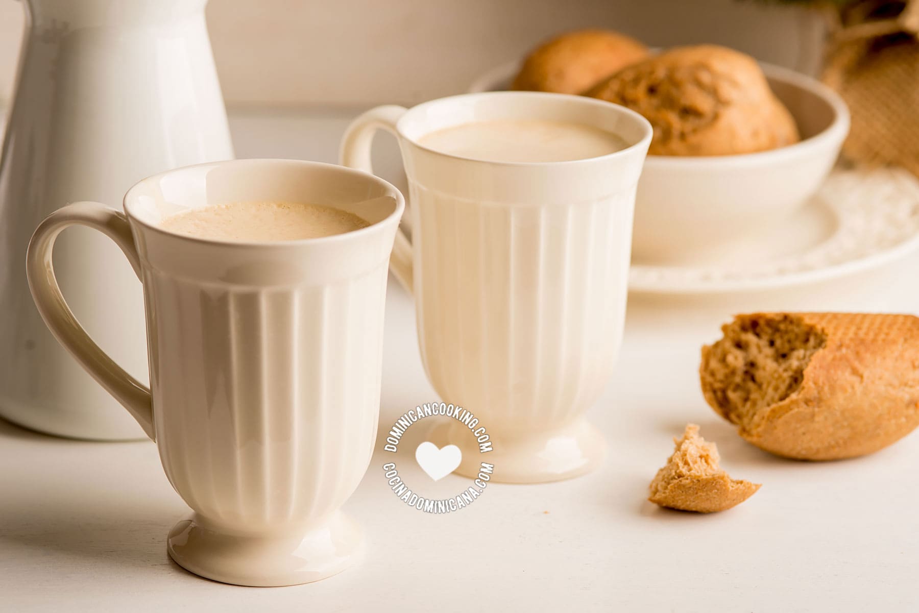 Two cups of ponche de desayuno (breakfast eggnog).