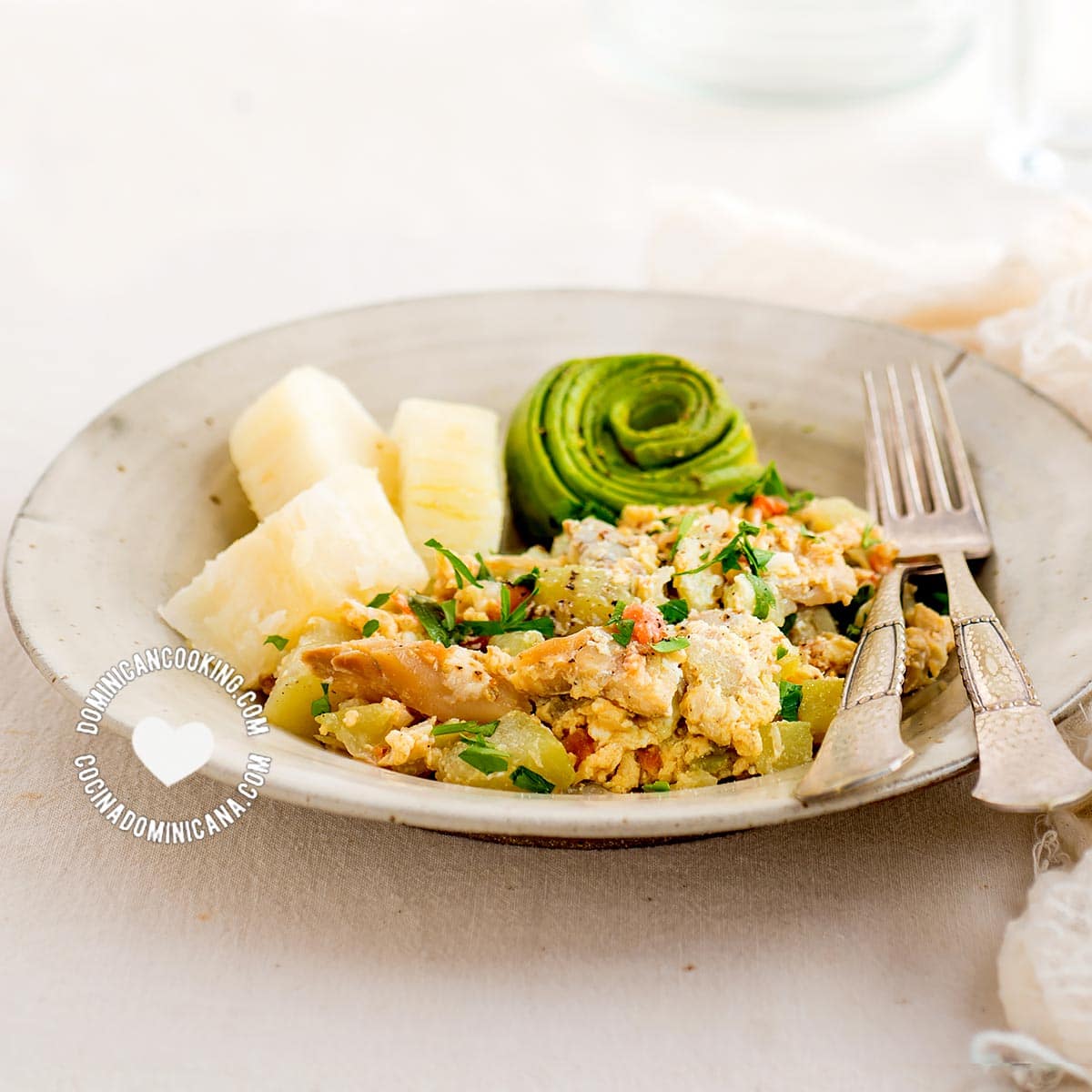 Bacalao con huevo.