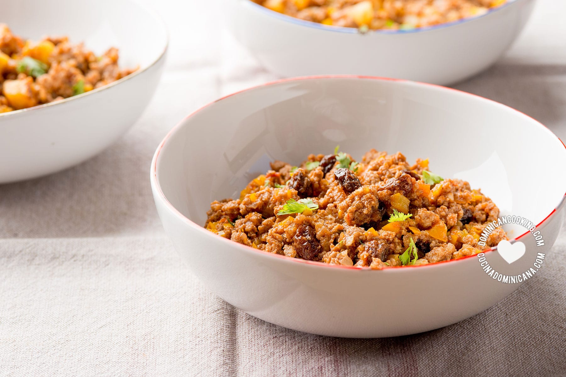 Minced beef and raisins stuffing.