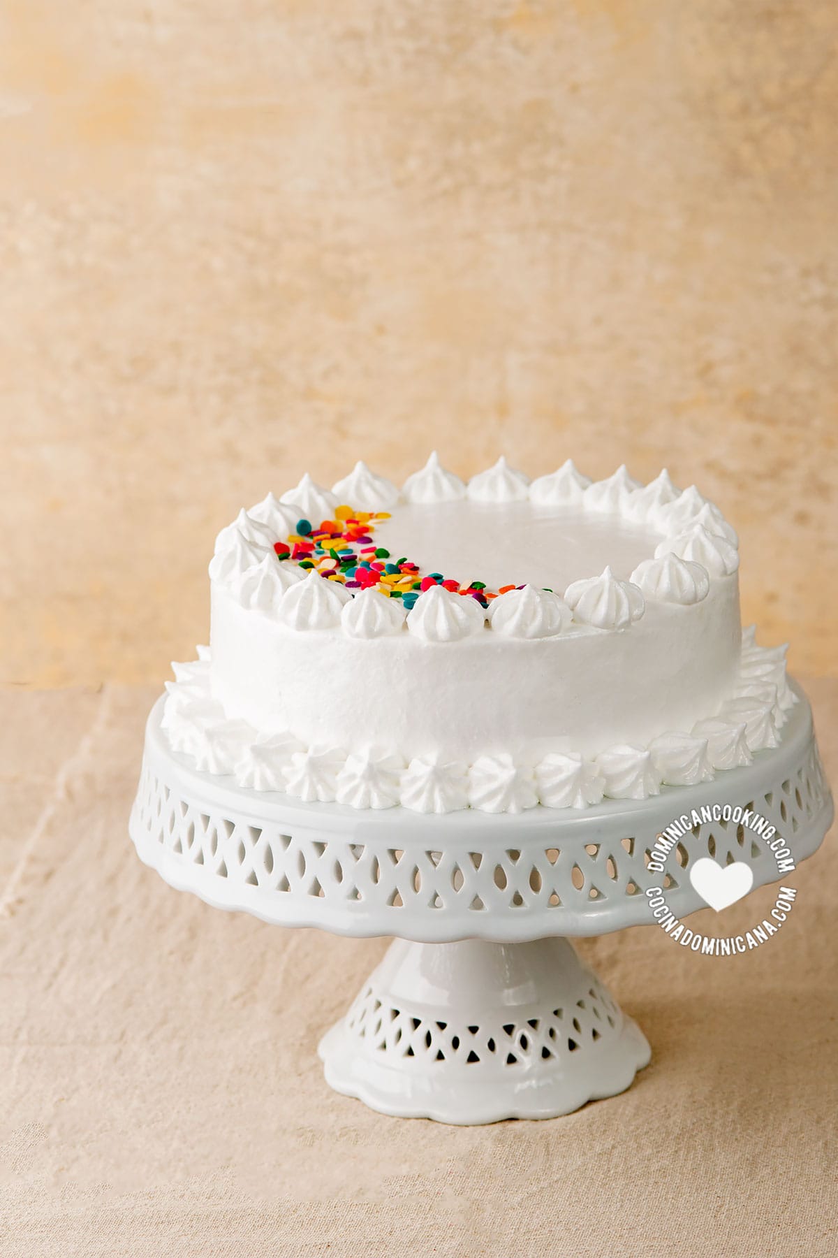 Suspiro (meringue icing for Dominican cake).