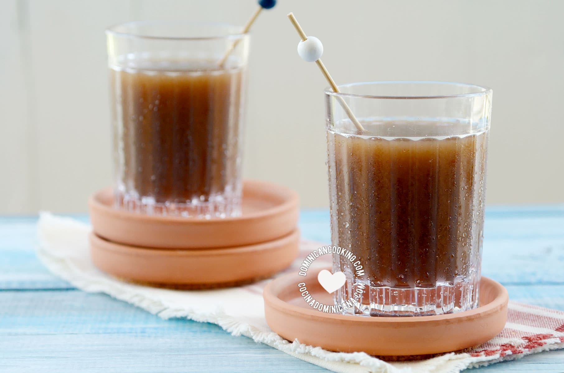 Champola de tamarindo (tamarind juice).