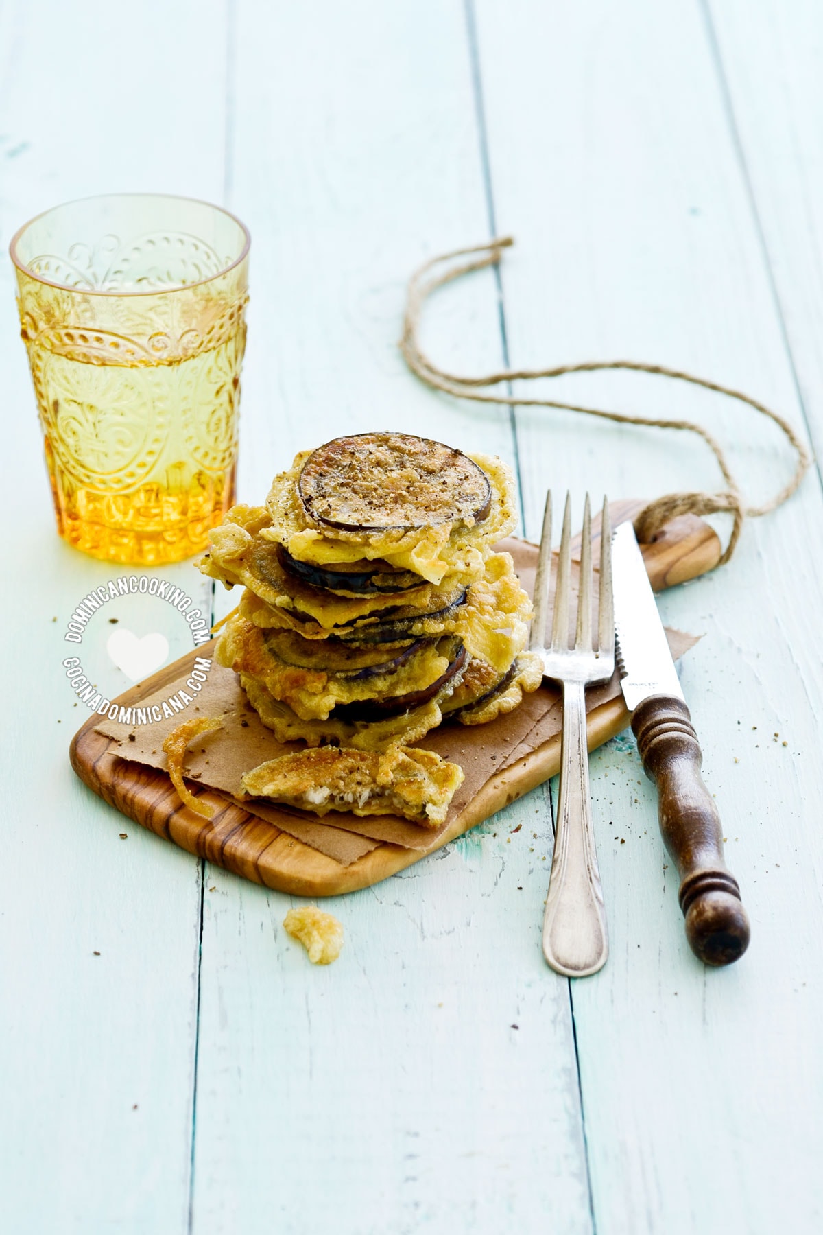 Torrejas de berenjenas (fried eggplants).